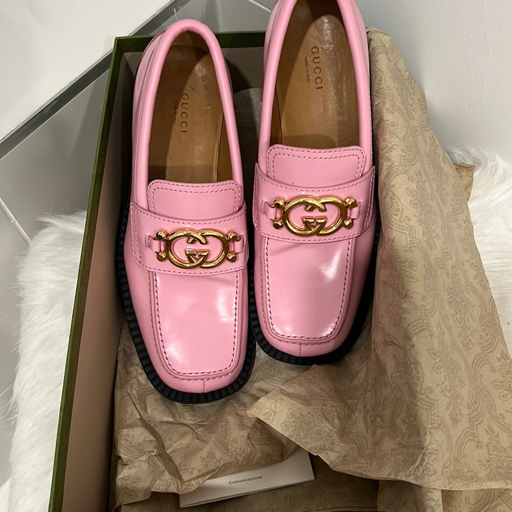 Gucci Interlocking G Leather loafers -sugar pink 391/2 pre own